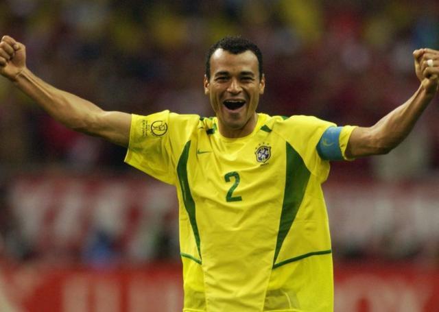 b体育下载-2022年2月22日，会让我们想到哪些传奇右后卫？